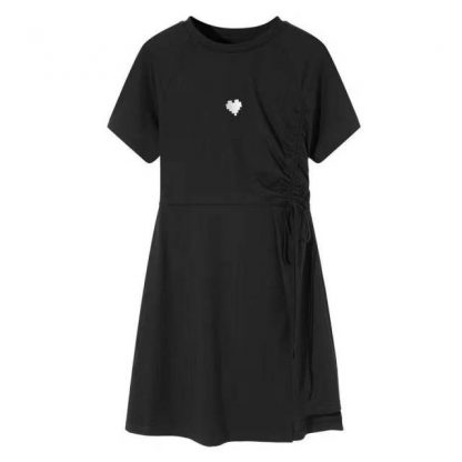 太平鸟黑色修身T恤裙女2020夏季新款短袖圆领收腰连衣裙简约抽褶
